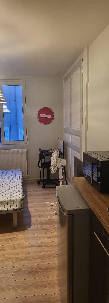 Studio Du Centre Ville Лимож Екстериор снимка